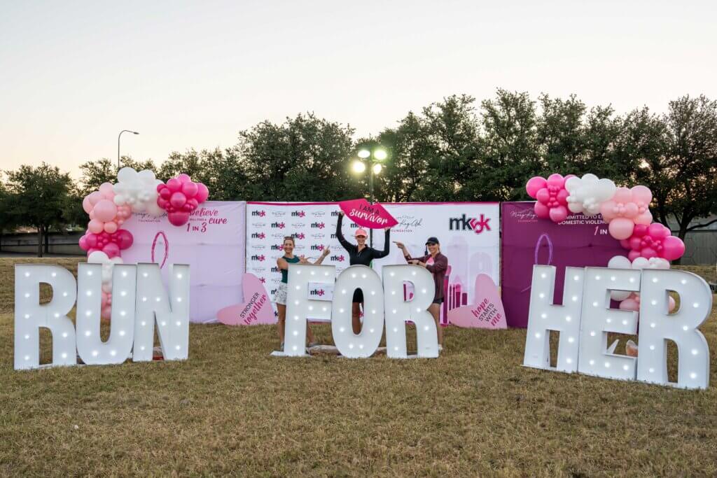 Run for Her photo opp at the MK5K